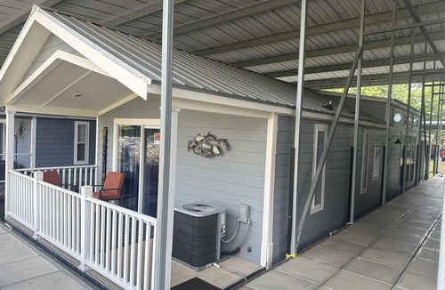 Bainbridge Boat Rental | SS MINNOW n55' Houseboat on the Flint River, a floating oasis!
