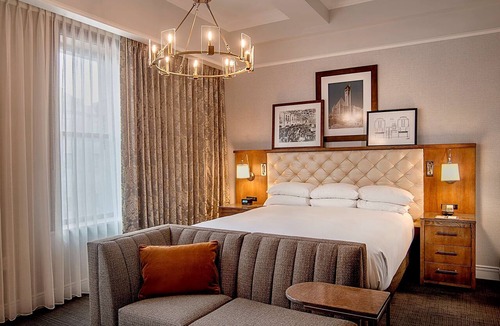 Downtown West Hotel | St. Louis Union Station Hotel, Curio Collection by Hilton