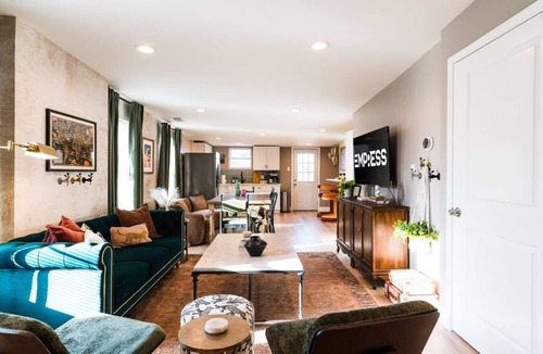 St. Louis House | StayAtlas Retreat w/Pool, Gym, Sauna, Games, BBQ