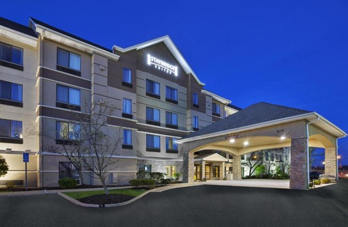 Columbia Hotel | Staybridge Suites Columbia-Highway 63 & I-70 by IHG