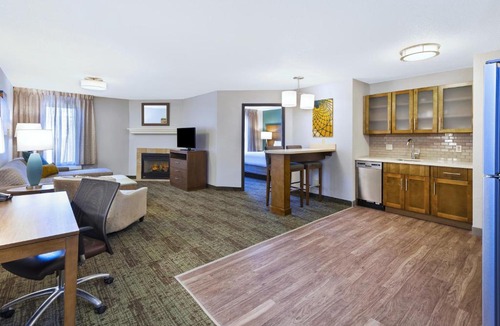 Columbia Hotel | Staybridge Suites Columbia-Highway 63 & I-70 by IHG