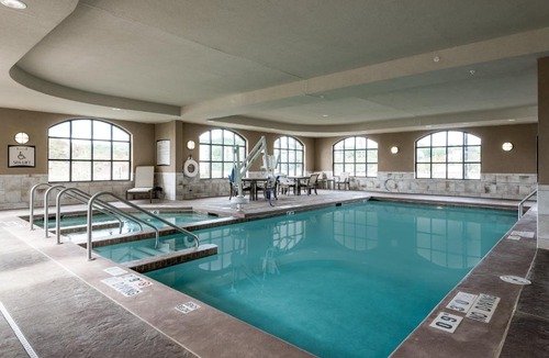 Altoona Hotel | Staybridge Suites Eau Claire - Altoona by IHG