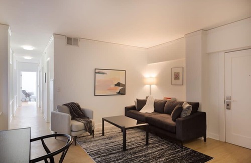 Midtown - Westport Apartment | Steps to Shops, Eats | Easy Access + W&D | Zencity