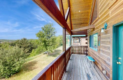 Warrens House | Steps to Three Bears Resort! Outdoorsy Escape