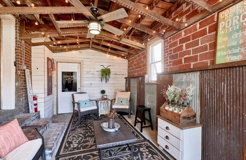 Hermann House | Studio 1892 Guesthouse Step out front door into Historic Downtown Hermann!