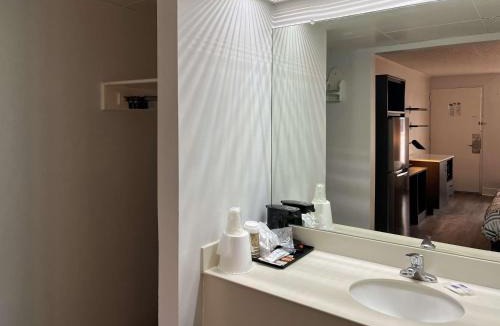 Perry Hotel | Studio 6 Suites Perry, GA
