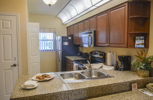 Florida Central Atlantic Coast Resort | STUNNING 2 BEDROOM AT LAKES RESORT NEAR DISNEY UNIVERSAL SEA WORLD