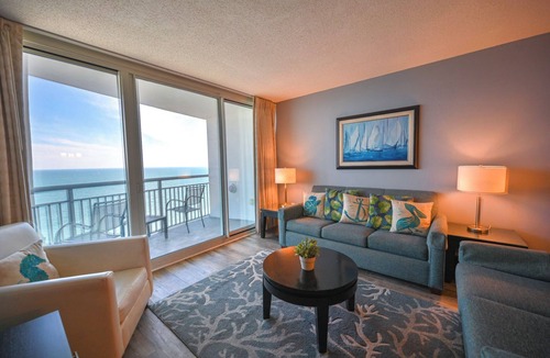 Downtown Myrtle Beach Condo | Stunning Oceanfront King Suite at Oceans One Resort 8th Floor