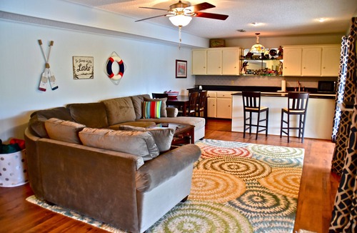 Piney House | Stunning Waterfront Lake Hamilton Views! (With Covered boat stall)