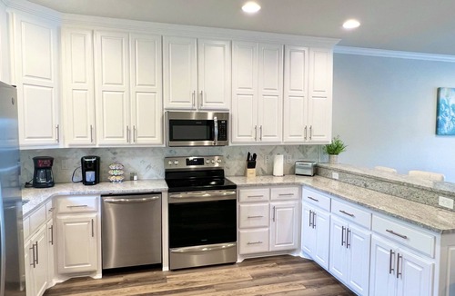 Lake Hamilton Condo | Stylish New Lake Condo with180° Lakefront View- Main Channel, Central Location!