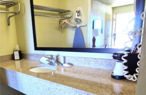Mattoon Hotel | Suite Dreams Hotel