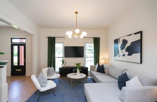 Historic Edgefield House | Summer End Sale Prime Location