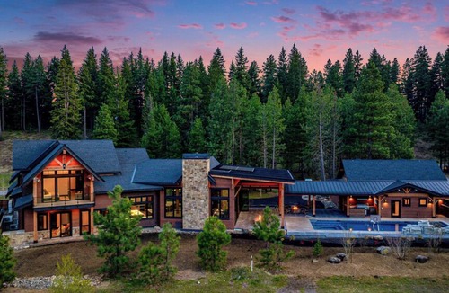 Cle Elum House | Summer Just Got GRAND! Suncadia’s Largest/13,500sqft+Pool & Famous Speakeasy!