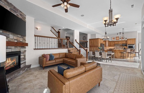 Camdenton House | Sunrise Shores Estate - Luxury Lakefront - 4BD-4BA-4500 SQ FT-Sleeps 12-14 PPL