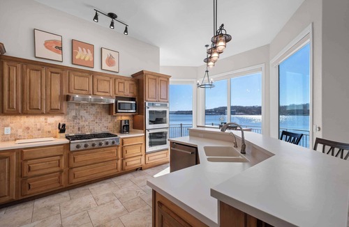 Camdenton House | Sunrise Shores Estate - Luxury Lakefront - 4BD-4BA-4500 SQ FT-Sleeps 12-14 PPL