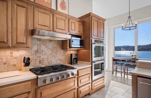 Camdenton House | Sunrise Shores Estate - Luxury Lakefront - 4BD-4BA-4500 SQ FT-Sleeps 12-14 PPL