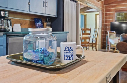 Rogers House | Sunset Cabin - Secluded retreat on Beaver Lake