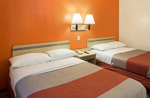 Broadmoor Hotel | Super 6 Inn & Suites Baton Rouge
