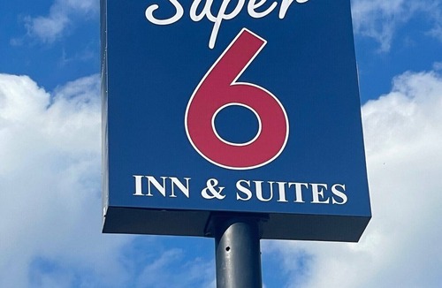 Broadmoor Hotel | Super 6 Inn & Suites Baton Rouge
