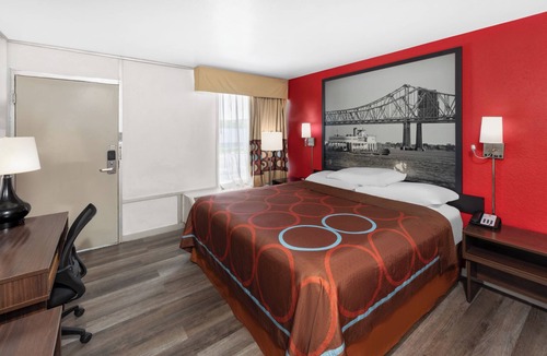 Baton Rouge Hotel | Super 8 by Wyndham Baton Rouge/I-10