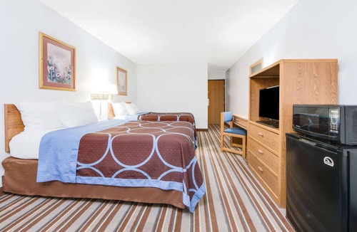 Burlington Hotel | Super 8 by Wyndham Burlington