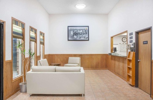 Mount Pleasant Hotel | Super 8 by Wyndham Mt Pleasant