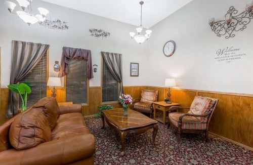 Manhattan Hotel | Super 8 by Wyndham Manhattan KS