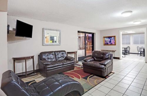Talbot's Corner Hotel | Super 8 by Wyndham Nashville/Dntn/Opryland Area