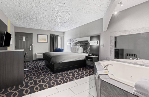 Norman Hotel | Super 8 by Wyndham Norman West OK
