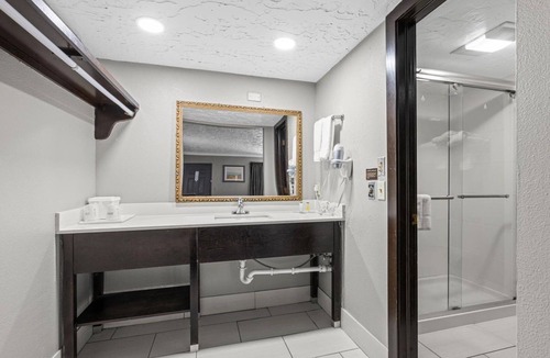 Norman Hotel | Super 8 by Wyndham Norman West OK