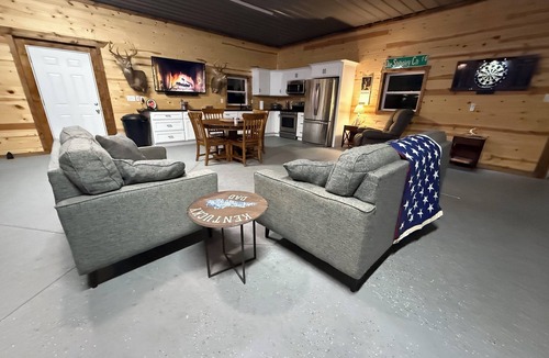 Mount Sherman House | Sweet Home Magnolia-Farmhouse/Fishing