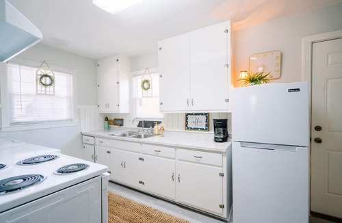 Columbia House | Sweet Southern Cottage~Walk to Charming Columbia