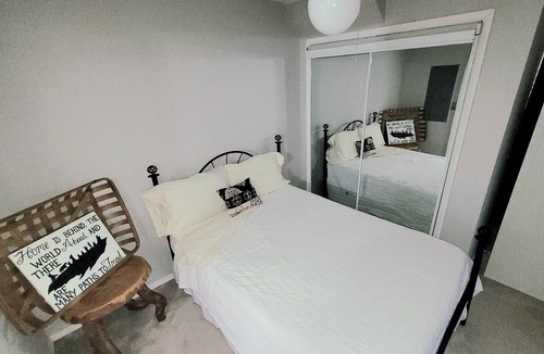 Eudora Apartment | Sweet Spot ! Especially if your traveling with a dog or big vehicles