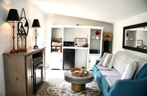 Rogersville Cabin | Sweet Tiny House Perfect for a Romantic Retreat in Alabama