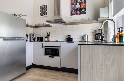 Buena Vista Apartment | Swiftie-Inspired Stay, Walkable to Broadway | The Love Story Suite by AvantStay