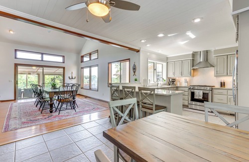 Bella Vista House | Swim & Boat Docks: Lakefront Gem in Bella Vista!