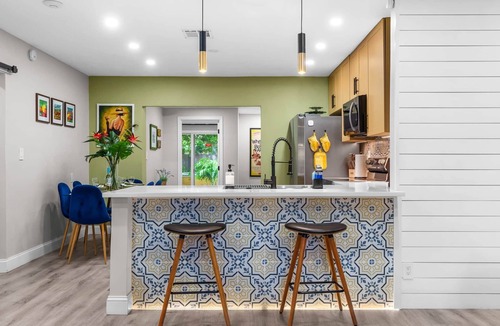 South Middle River House | Swim, Dine & Relax - Your own private paradise