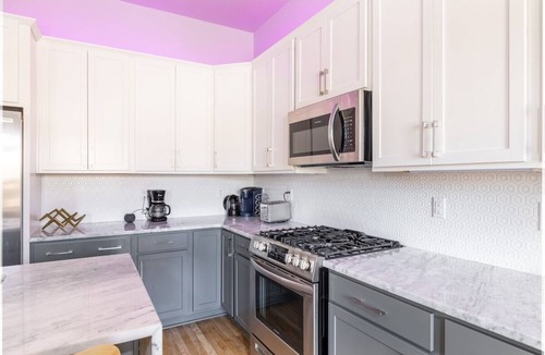 Haynes Area House | Tailgater's Dream! Rooftop w/TV + Fire + Lights