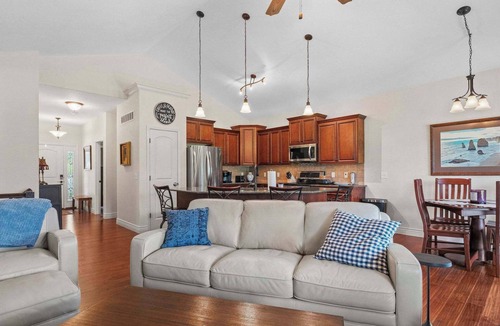 Camdenton Villa | TeeTime Retreat Dual-Unit Stay with Boat Slip