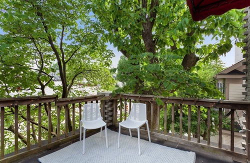 Fayetteville Apartment | The 1925 - Monthly Rental - Walk Everywhere!