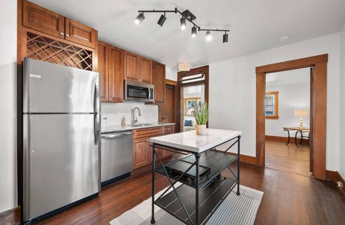St. Charles Historic District House | The Barker Bungalow - Charming 3 bedroom in Historic Town near shops and dining