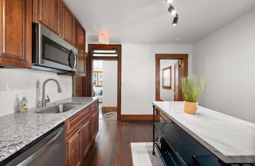 St. Charles Historic District House | The Barker Bungalow - Charming 3 bedroom in Historic Town near shops and dining