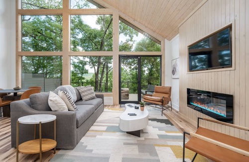Hot Springs Cabin | The Beaver Cabin- In the Trees Resort