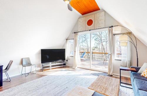 Beaver Shores House | The Blue Beaver Cottage