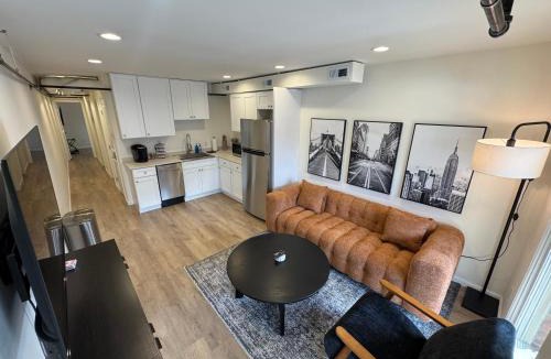 St. Charles Apartment | The Brick & Beam 3rd Floor Apartment