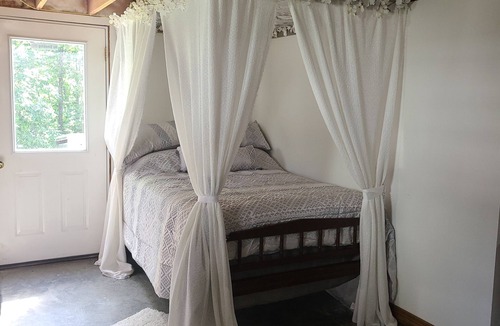 Cub Run House | The Bunkhouse @Dragonfly Ranch is made to make you feel like home away from home