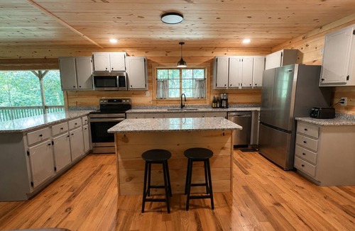 Oxford Cabin | The Cabin Down Below. Luxury retreat Near Oxford & Sardis Lake. NEW Listing!