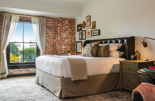 Historic Downtown La Crosse Hotel | The Charmant Hotel