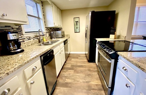 Lake Hamilton Condo | "The Cobalt" Luxury Lake Hamilton 2 Bedroom Condo. Sleeps 6!