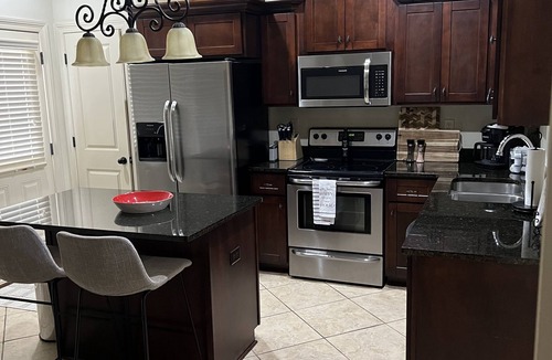 Oxford Condo | THE COLONEL'S CRIB